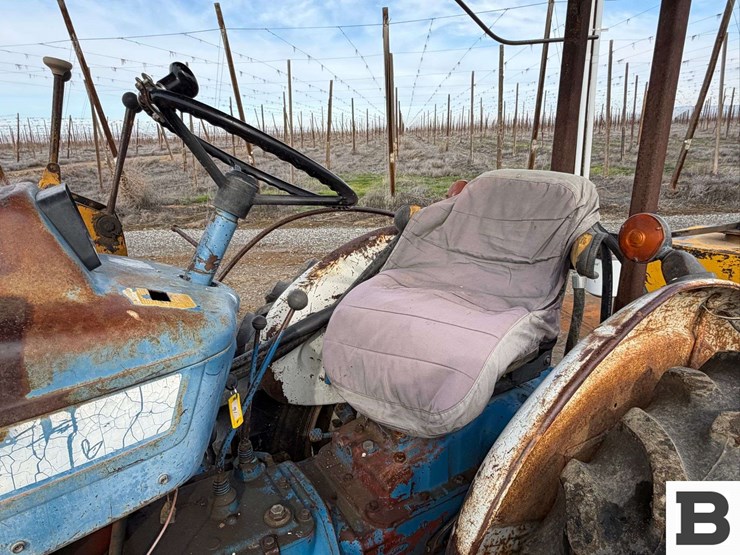 1977-ford-5600-image-31