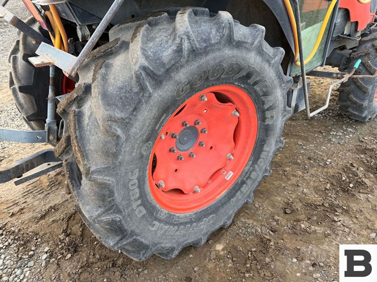 2014-kubota-m8540hd-image-19