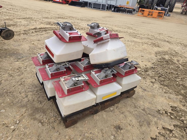 2004-white-8100-image-12