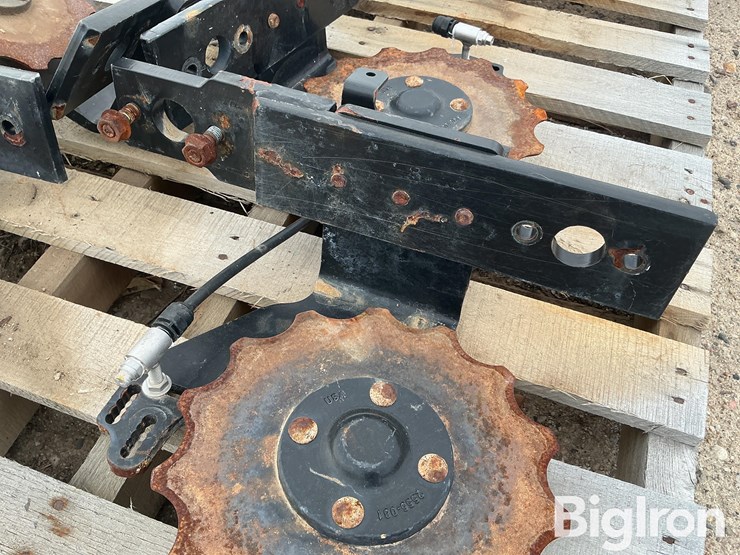 yetter-2x2-fertilizer-applicators-image-15