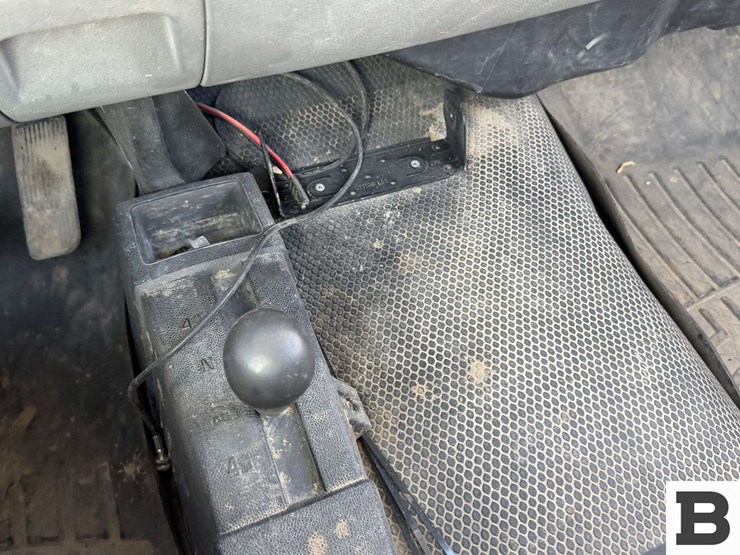 2005-chevrolet-silverado-2500-image-27