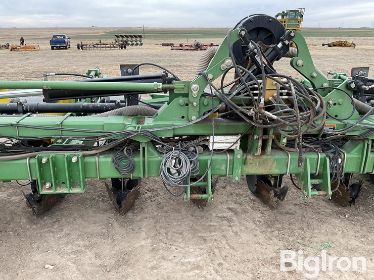 john-deere-1720-image-11