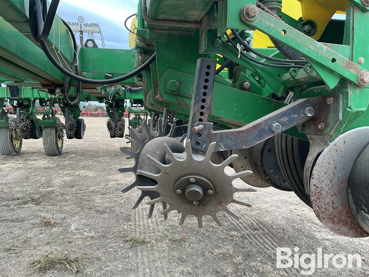 1999-john-deere-1770-image-16