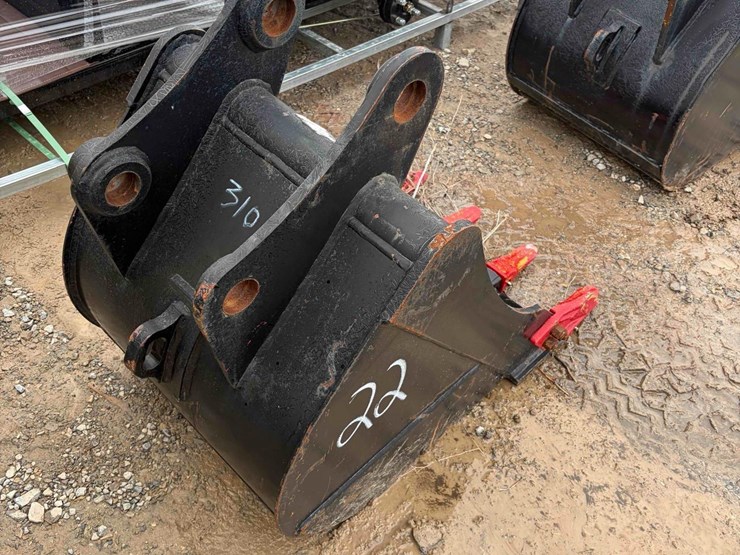 24"-john-deere-backhoe-bucket-with-side-cutters-image-3