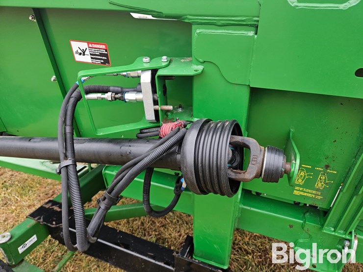 2016-john-deere-608c-image-12