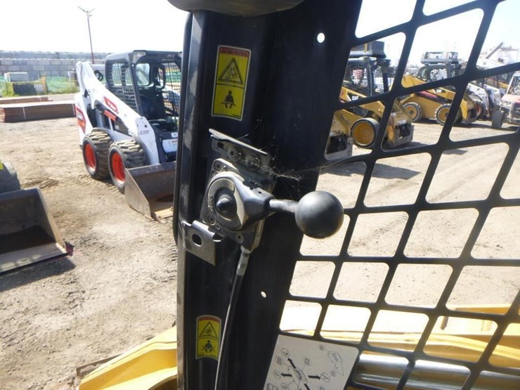 2013-caterpillar-262c2-image-26