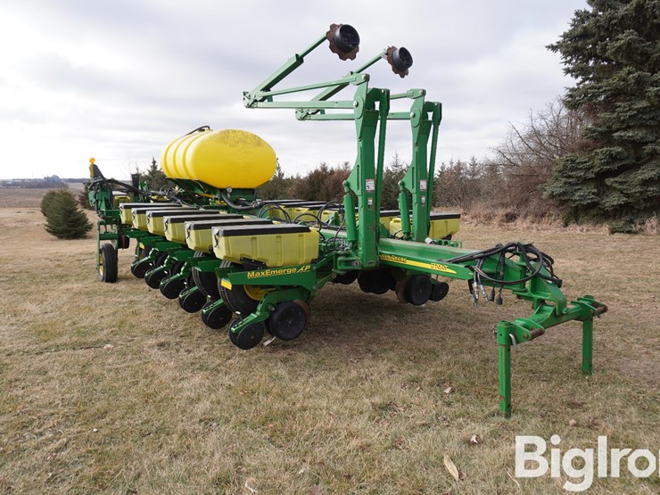 2005-john-deere-1770-image-3