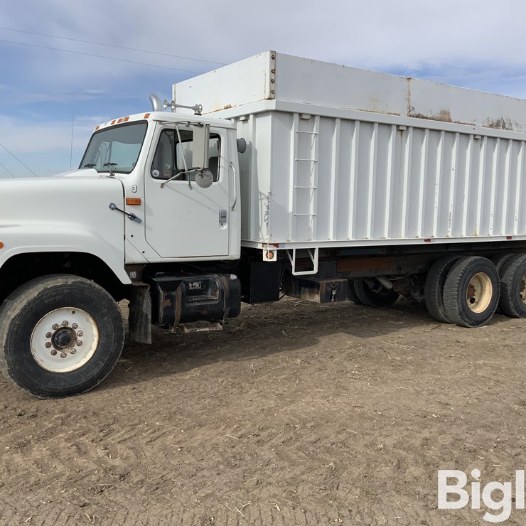 1998 INTERNATIONAL F2574