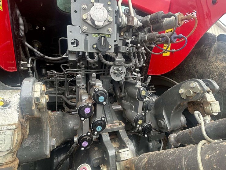 2015-massey-ferguson-7726-image-14