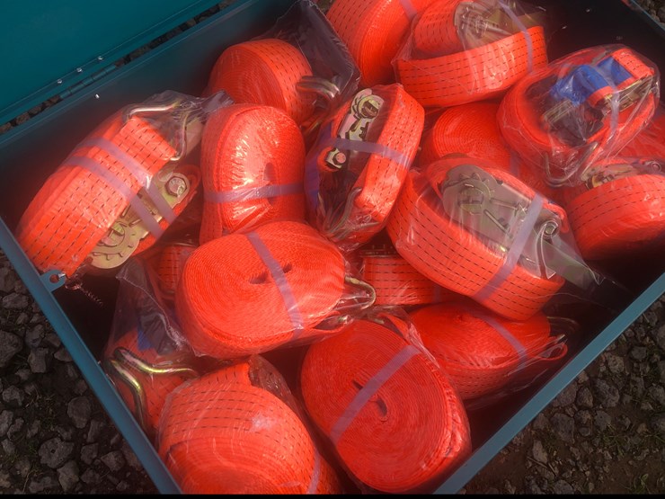 #47-•-(24)-ratchet-straps-&-metal-box-image-2