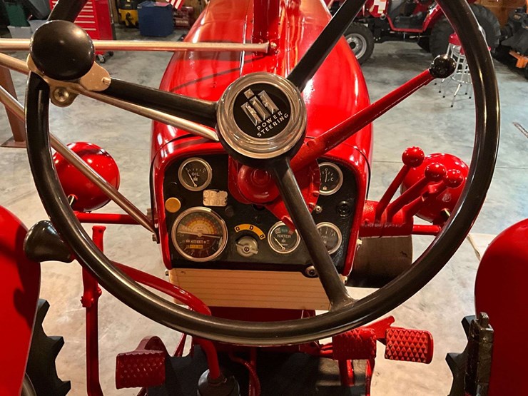 1961-farmall-560-image-13