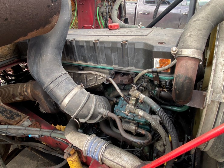 #1152-•-1994-white-gmc-tandem-axle-semi-(has-wi-title)-(non-runner)-(shawano,-wi)-image-42