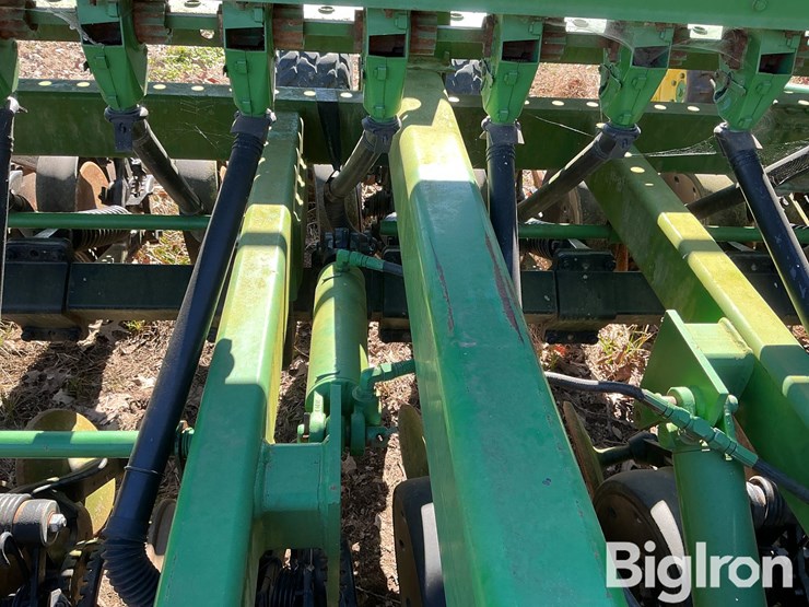 john-deere-1560-image-16