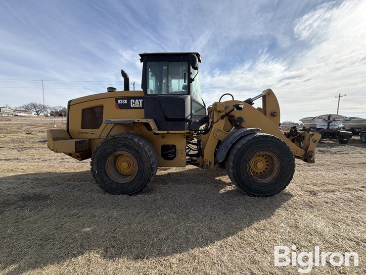 2015-caterpillar-938k-image-4