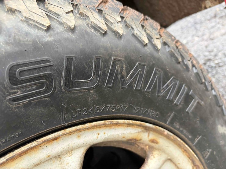 2012-chevrolet-2500-image-8