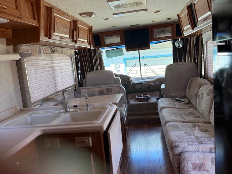 2001-damon-seabreeze-motorhome-image-6