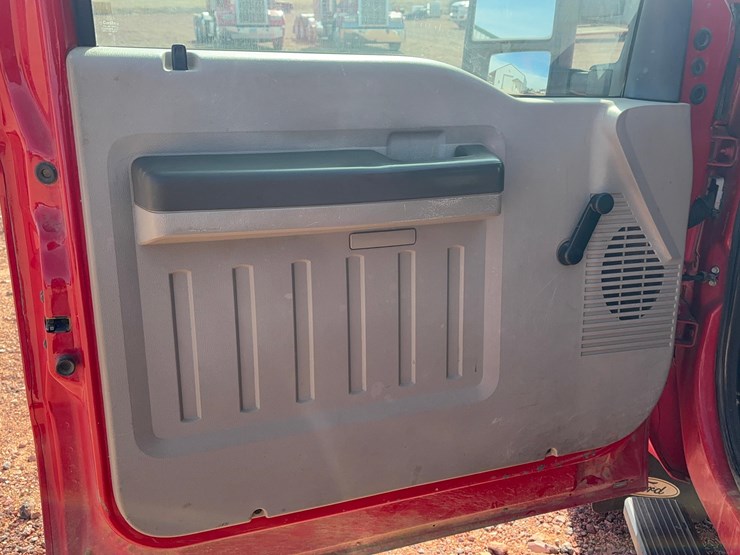 2009-ford-f250-xl-image-11