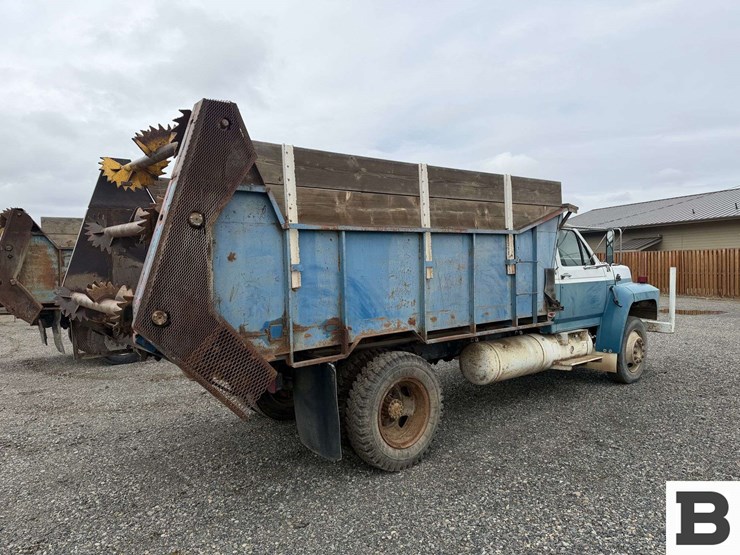 1992-ford-f700-image-5