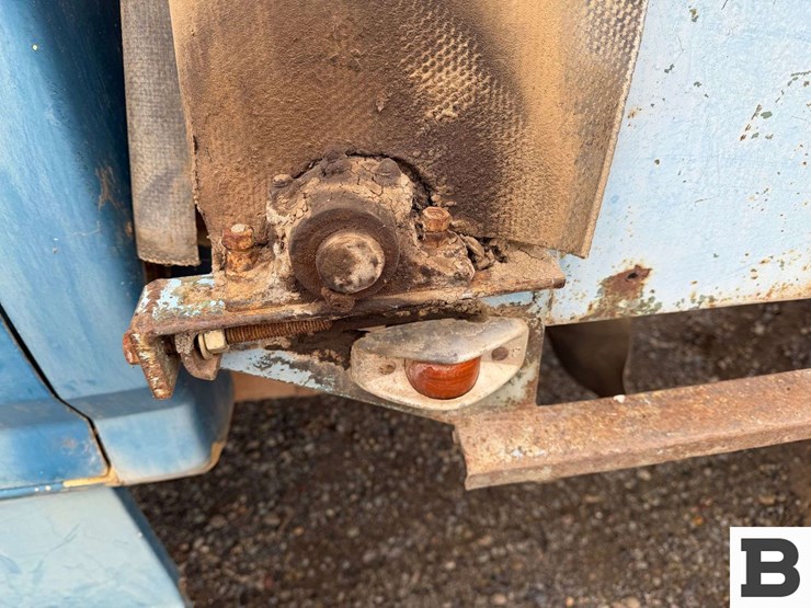 1992-ford-f700-image-28