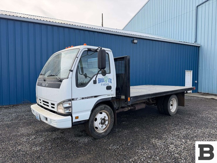 2007-isuzu-npr-image-5