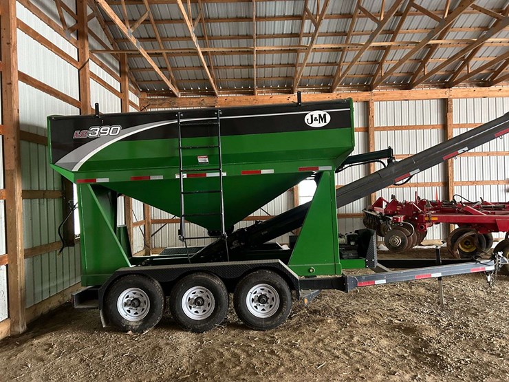 2017-j&m-lc390-image-2