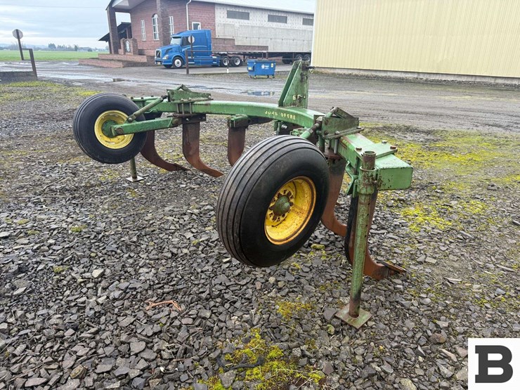 john-deere-7-image-4