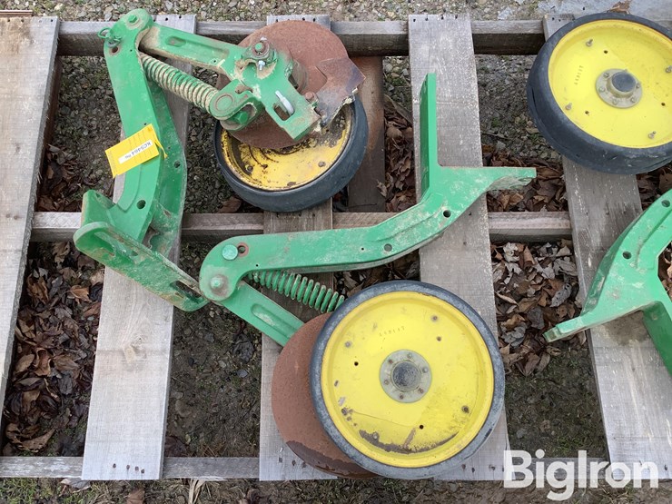 john-deere-1775-image-10