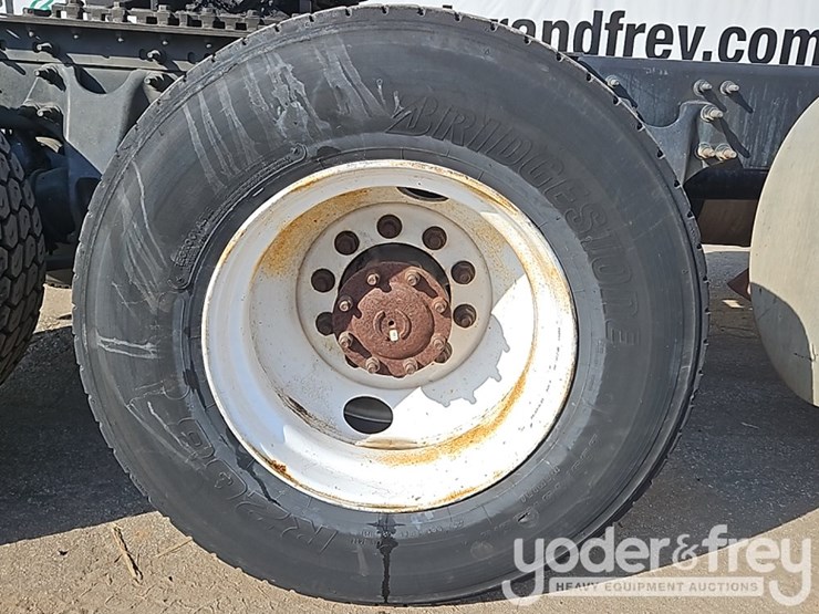 2017-international-8600-image-12