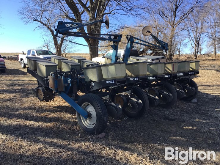 2000-kinze-2000-image-7