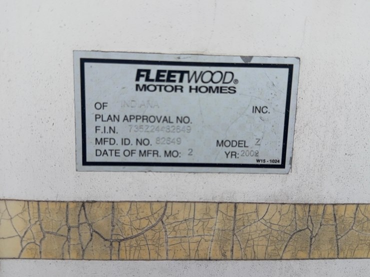 2002-fleetwood-bounder-motorhome-image-12