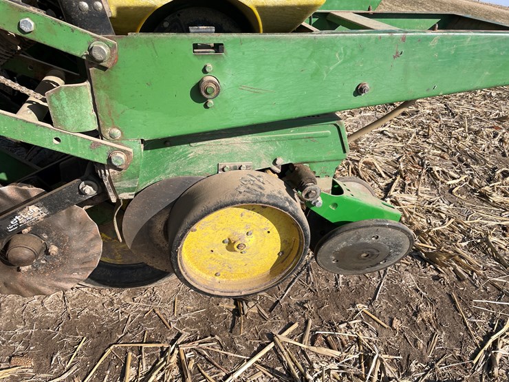 john-deere-7000-image-15