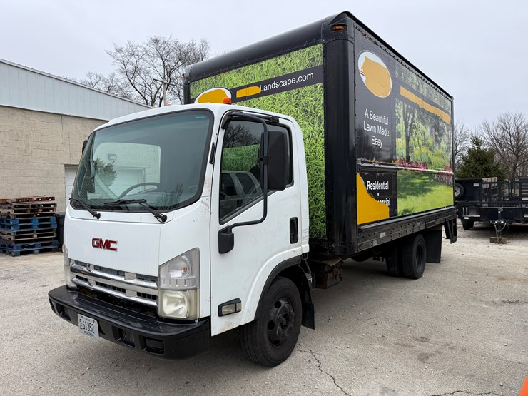 #1154-•-2009-isuzu-box-truck-(has-wi-title)-(new-berlin,-wi)-image-1