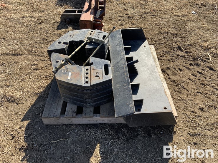 caterpillar-100-image-8