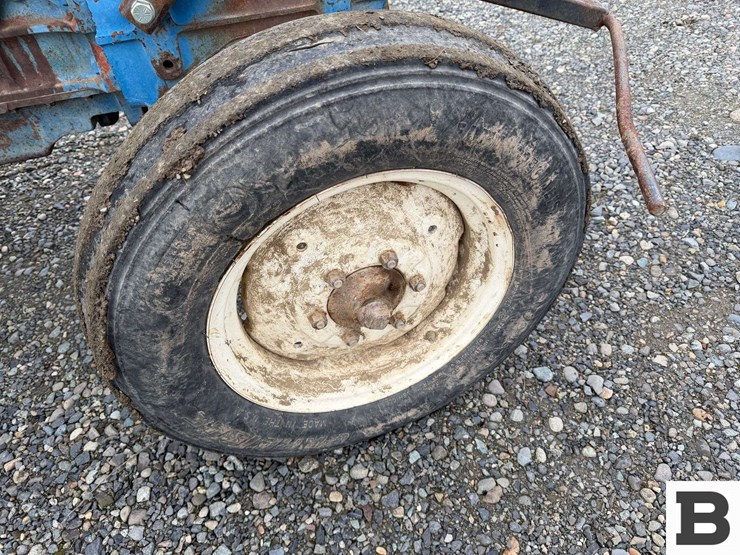 1985-ford-4610-image-25