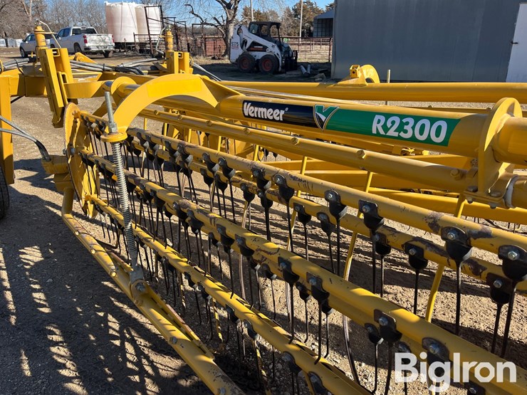 2007-vermeer-r2300-image-18