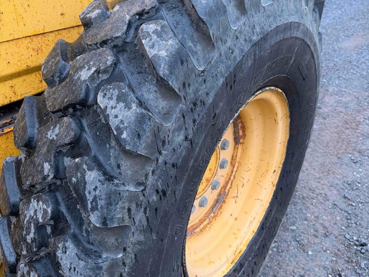 2005-volvo-g710b-image-33