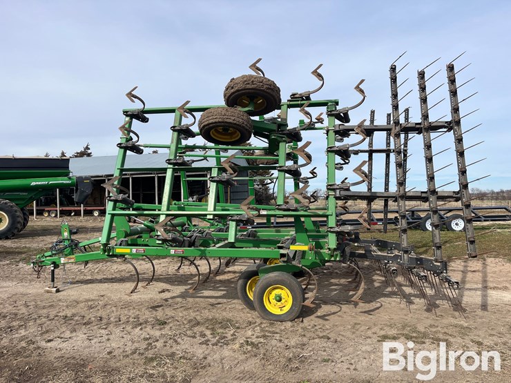 john-deere-2210-image-8