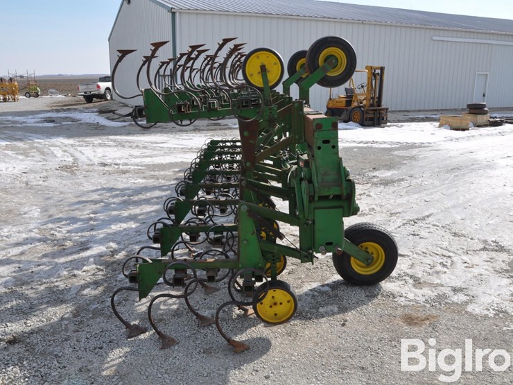 john-deere-845-image-4