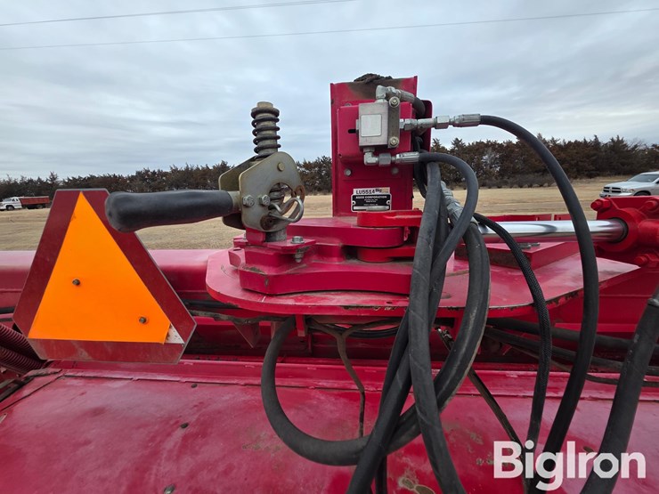 2012-hesston-1375-image-11