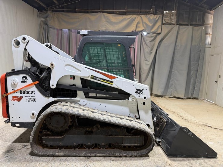 2017-bobcat-t770-image-6