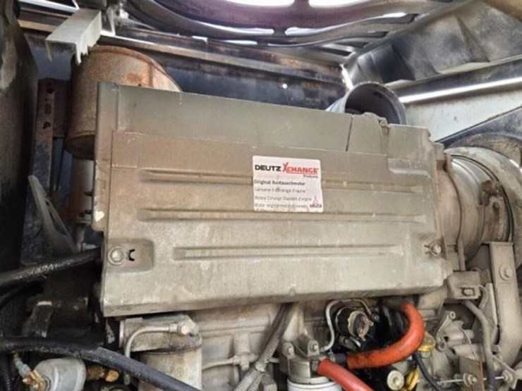 2009-gmc-t7500-image-25