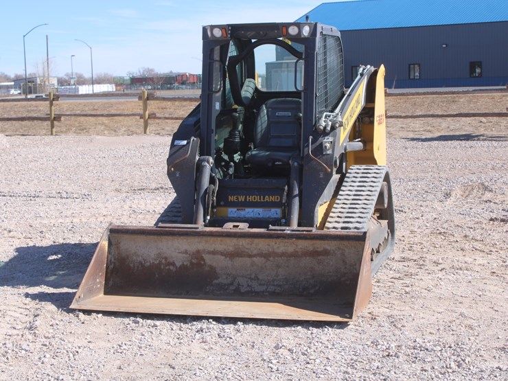 2021-new-holland-c327-image-2