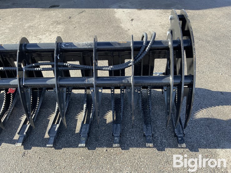 2025-massey-ferguson-730-image-18