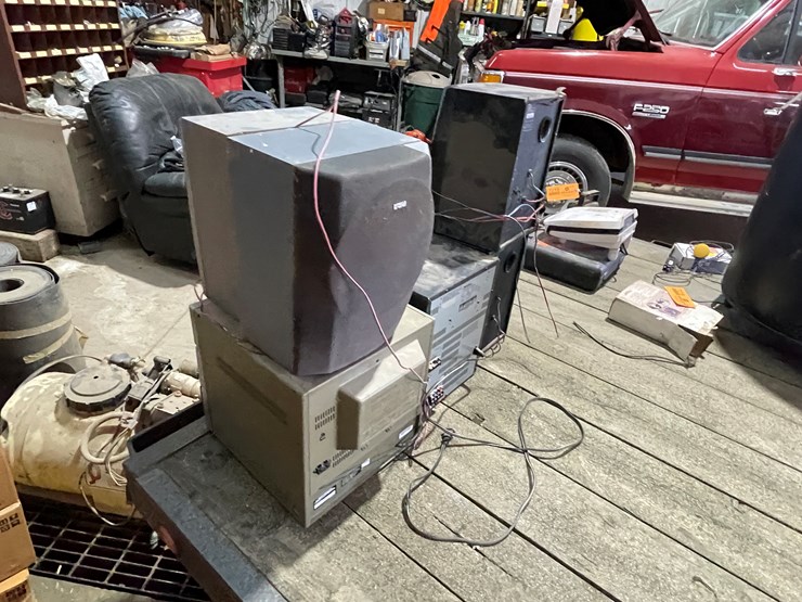 #7217-•-(2)-bookshelf-stereo-systems-image-6