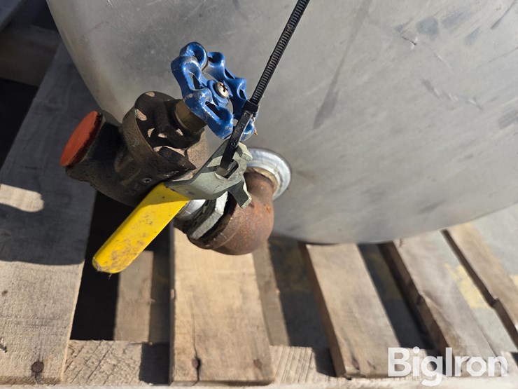 hydraulic-fluid-tank-image-11