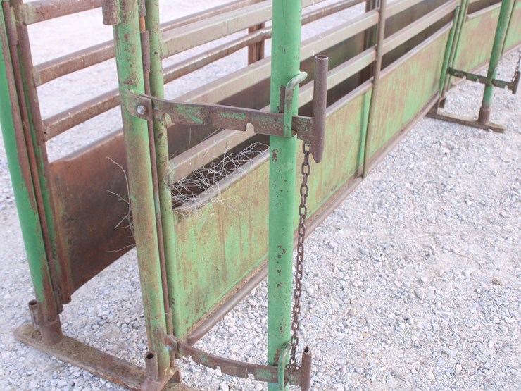 #2056-•-powder-river-24ft-adjustable-alley-with-guillotine-gate-image-9