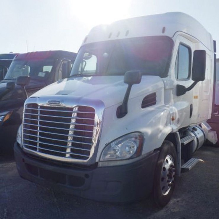 2020 FREIGHTLINER CASCADIA 113