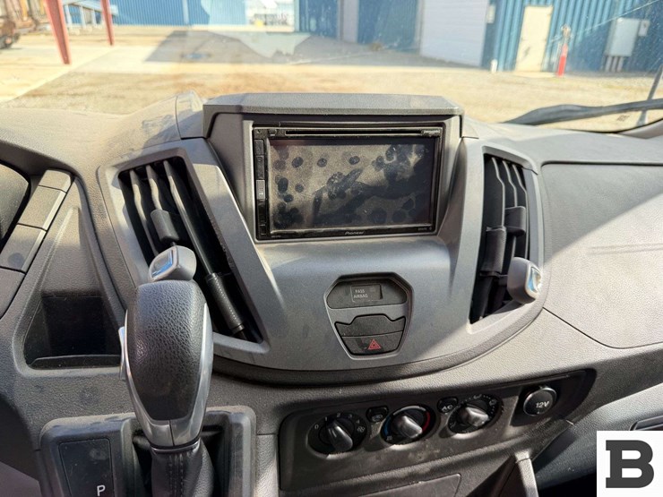 2015-ford-transit-image-15