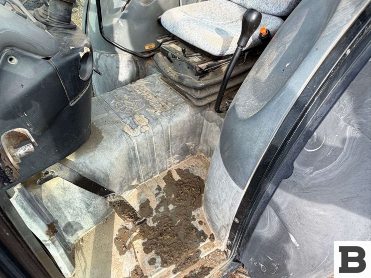 2008-new-holland-tn85fa-image-32