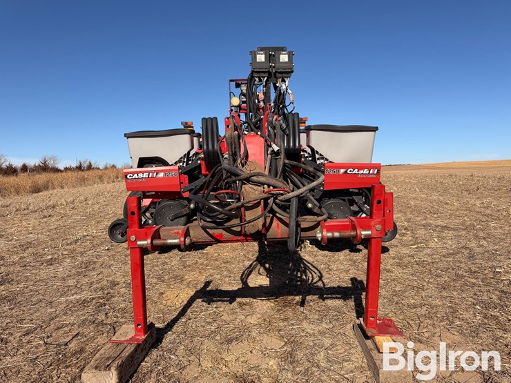 2009-case-ih-1250-image-2